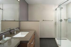 Vannituba majutusasutuses Courtyard by Marriott Saratoga Springs