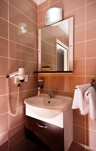 Koupelna v ubytování Ciner Hotel