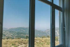 Ein allgemeiner Bergblick oder ein Berglick von der Ferienwohnung aus