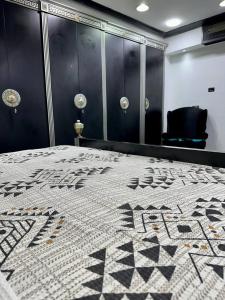 TV a/nebo společenská místnost v ubytování A private room exclusively for men, offering comfort and convenience for a relaxing stay