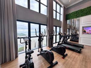 Fitness centrum a/nebo fitness zařízení v ubytování Sauna Academia Sinuca 3 min a Pé mar Ar quente