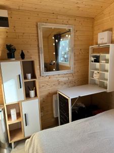 Postel nebo postele na pokoji v ubytování Tiny House v Balijském stylu v srdci Slovácka
