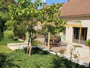 Κήπος έξω από το Charmante maison avec jardin au cœur du Parc Naturel Régional de la Brenne, idéale pour télétravail. - FR-1-591-237
