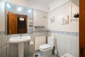 Ένα μπάνιο στο Vv Casa Güelu +37 φωτογραφίες