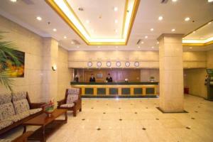 Lobby o reception area sa Shanghai YUHANG Hotel