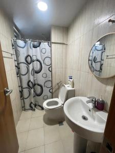 Ένα μπάνιο στο 1 Bedroom Homestay in 8 Adriatico Manila +3 φωτογραφίες