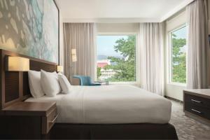 Postel nebo postele na pokoji v ubytování Courtyard by Marriott Kingston, Jamaica