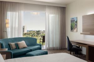 Posezení v ubytování Courtyard by Marriott Kingston, Jamaica