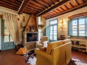 Posedenie v ubytovaní Villa in Cortona with Private Pool