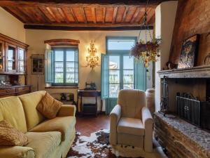 Posedenie v ubytovaní Villa in Cortona with Private Pool