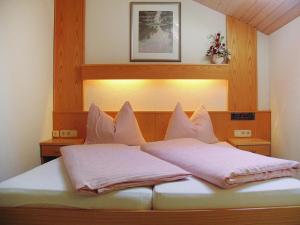 Posteľ alebo postele v izbe v ubytovaní Chalet in Dienten by Ski Slopes & Wellness