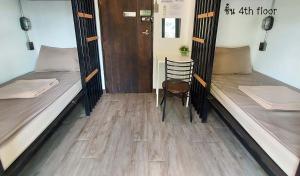 Feel Good Hostel bk客房内的一张或多张床位