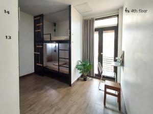 Feel Good Hostel bk客房内的一张或多张床位