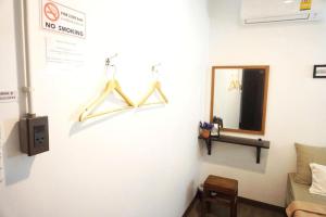 Sathani Thon BuriFeel Good Hostel bk的相册照片