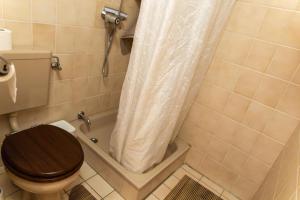 Ένα μπάνιο στο NEU! Reiterhof Finkenmühle Fewo Polly mit Balkon