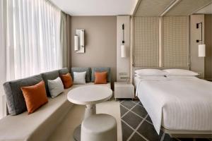 Ένα ή περισσότερα κρεβάτια σε δωμάτιο στο Rabat Marriott Hotel