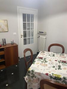Fotografia z galérie ubytovania Casa di Aldo: una casa nel centro di Nervi. v Janove