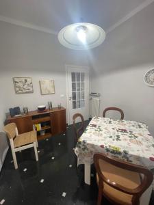 Fotografia z galérie ubytovania Casa di Aldo: una casa nel centro di Nervi. v Janove