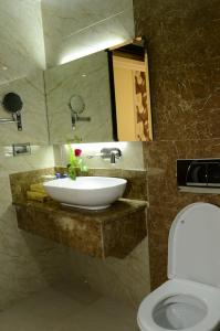 The White Rhino Hotel的一间浴室