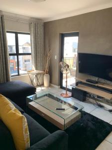 Μια τηλεόραση ή/και κέντρο ψυχαγωγίας στο Sushii luxury apartment The Blyde