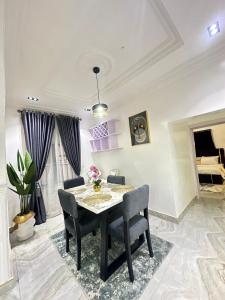 Afbeelding uit fotogalerij van Hantrope Apartments in Sodipe