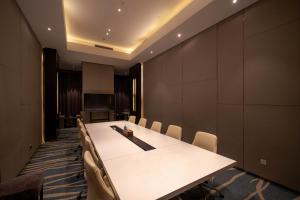 Ärikülastajate ala ja/või konverentsiruum majutusasutuses Xicheng International Hotel Guangzhou Sanyuanli Jiangxia Metro Station Branch