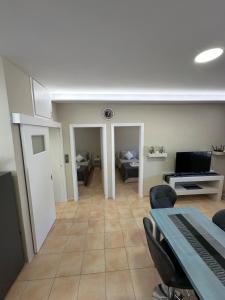 TV a/nebo společenská místnost v ubytování Villa Nicole