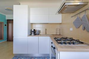 Η κουζίνα ή μικρή κουζίνα στο Dimora Teti - YourPlace Abruzzo