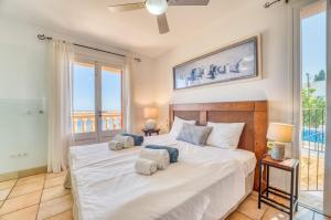 Postel nebo postele na pokoji v ubytování Villa Ventimar + 51 fotografií