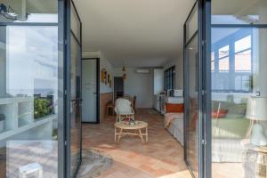 Uma área de estar em Demeure d'exception vue mer