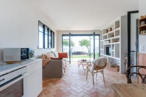 A cozinha ou cozinha compacta de Demeure d'exception vue mer