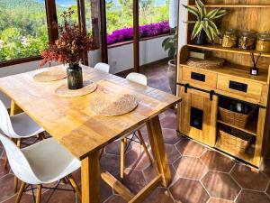 Fotografie z fotogalerie ubytování PRAGA 2 - Encantadora casa con piscina y vistas al bosque! v destinaci Pals