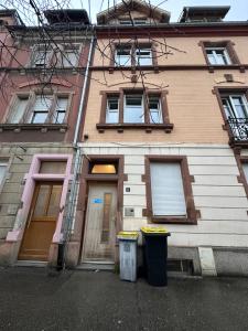 Το κτήριο όπου στεγάζεται  το διαμέρισμα