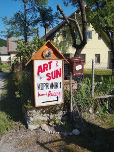 Certifikát, hodnocení, plakát nebo jiný dokument vystavený v ubytování Art & Sun