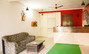 Posezení v ubytování Hotel Rose - Near Yashobhoomi Convention Centre