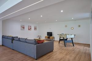 Et tv og/eller underholdning på Paris Premium Family House