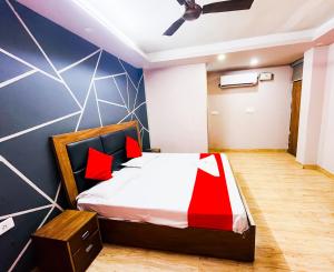 Katil atau katil-katil dalam bilik di Hotel Classical Opposite Nizamuddin Railway Station