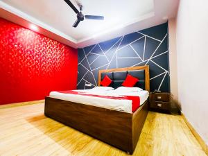 Katil atau katil-katil dalam bilik di Hotel Classical Opposite Nizamuddin Railway Station