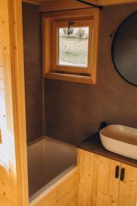 Fotografie z fotogalerie ubytování Tiny house s vyhřívacím koupacím sudem v Nových Hradech