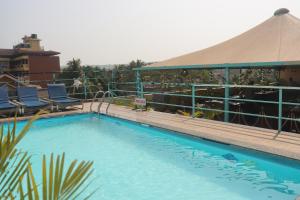 Bazén v ubytování Hotel Calangute Central nebo v jeho okolí