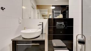 Koupelna v ubytování Comfortable Apartments with Access to the Gym Dom & House