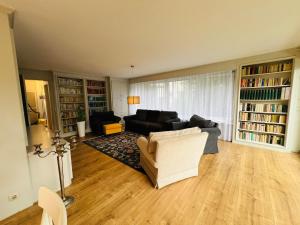 Χώρος καθιστικού στο großes Haus im Landhausstil mitten in Wangen