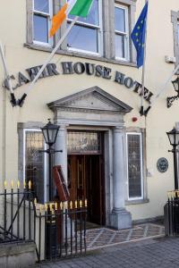 Facciata o entrata di Cahir House Hotel