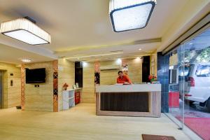 TV a/nebo společenská místnost v ubytování Hotel Sohana Palace Near New Delhi Railway Station and Connaught Place