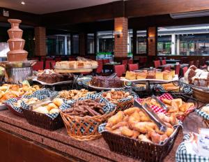 Comida no hotel ou em algum lugar perto