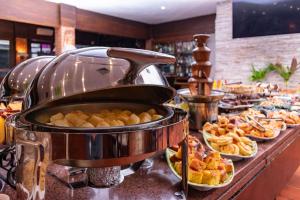 Comida no hotel ou em algum lugar perto
