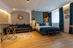 Ένα ή περισσότερα κρεβάτια σε δωμάτιο στο Lumiere House Sibiu