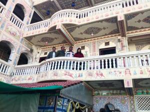 Hotel Shekhawati, A boutique stay的阳台或露台
