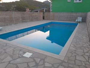 Bazén v ubytování Holiday Home Mediteran nebo v jeho okolí