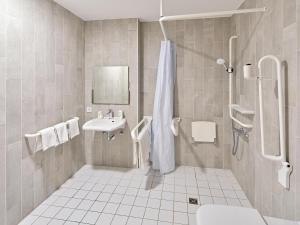 Koupelna v ubytování B&B Hotel Köln-Messe